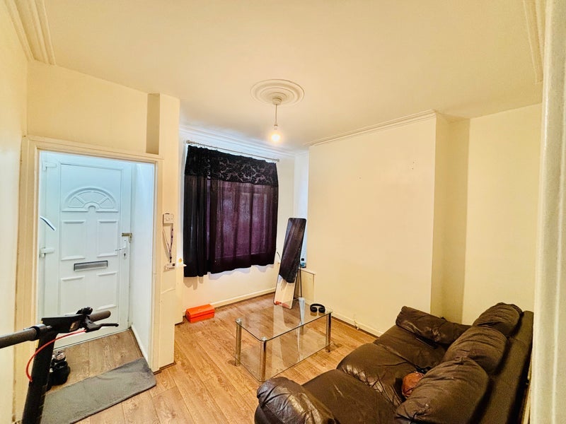 Room Grantham Street in Liverpool