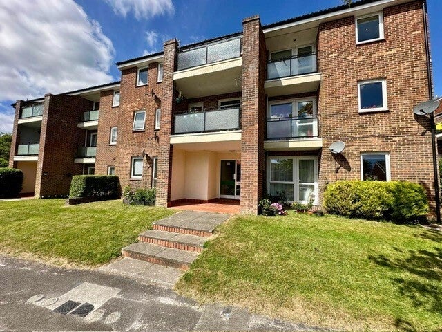 Flat Elder Close in Winchester