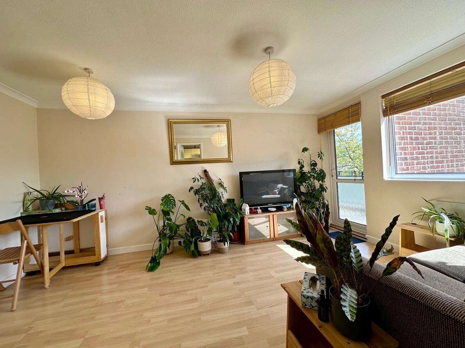 Flat Elder Close in Winchester