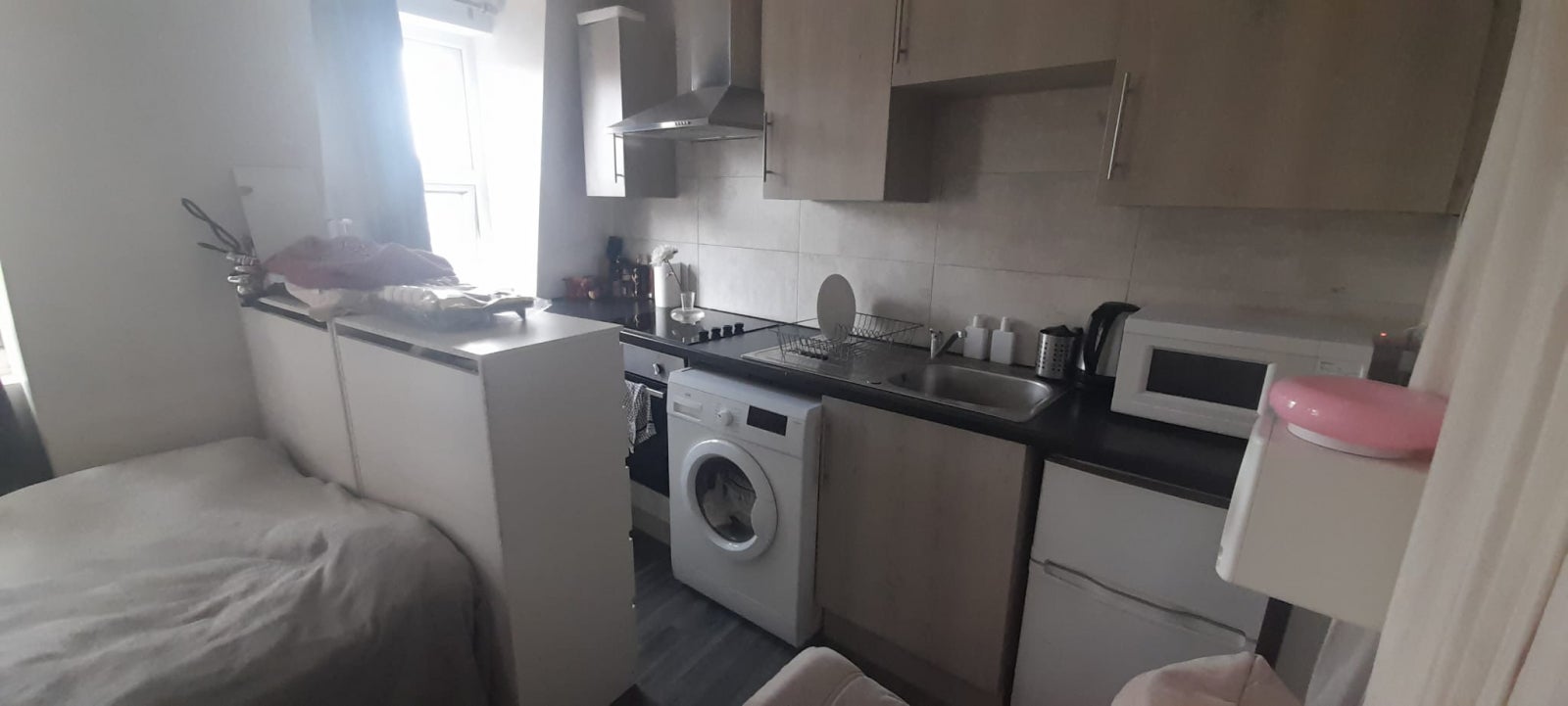 Room Hackney Road in Greater London