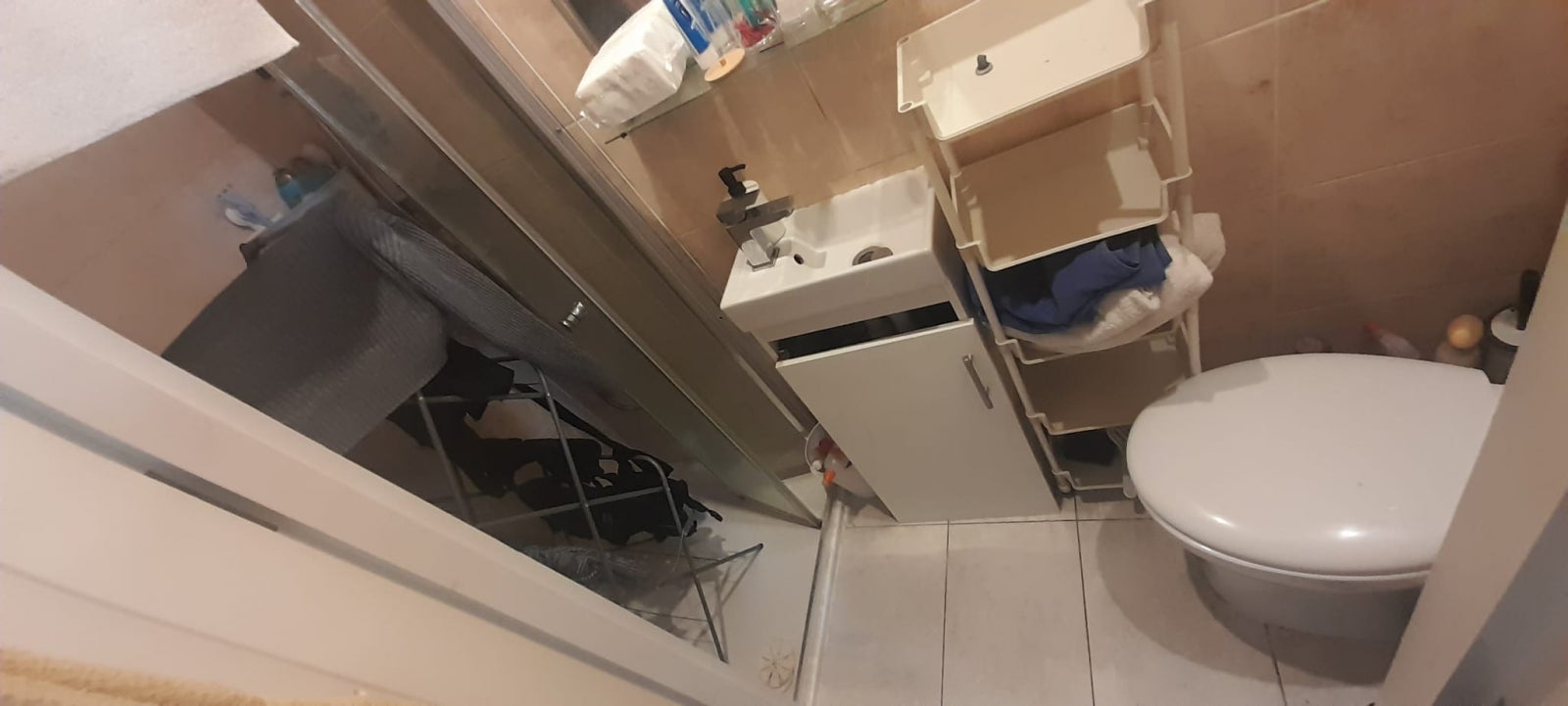 Room Hackney Road in Greater London
