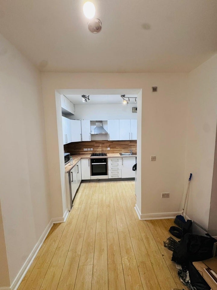Flat Dickenson Road in Manchester
