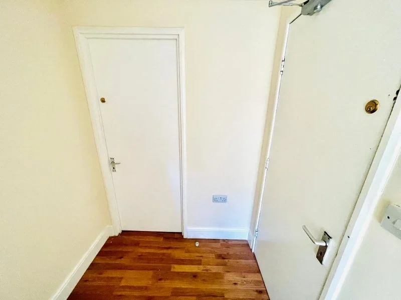 Flat Paddock Road in Greater London