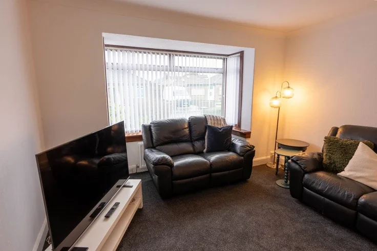House Pearson Drive in Renfrew