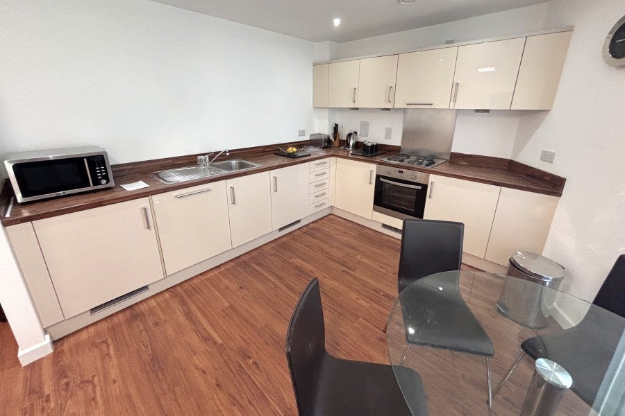 Flat Guildford Road in Woking