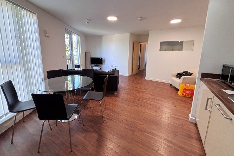 Flat Guildford Road in Woking