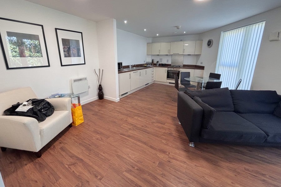 Flat Guildford Road in Woking