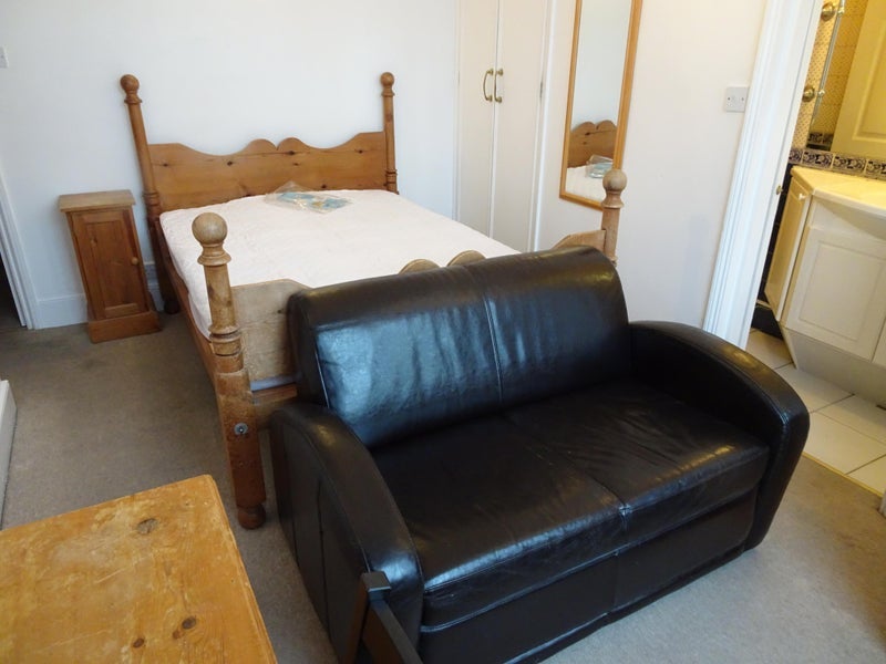 Room Orchard Square in Greater London