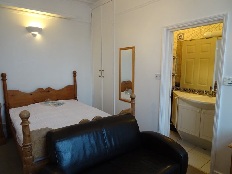Room Orchard Square in Greater London
