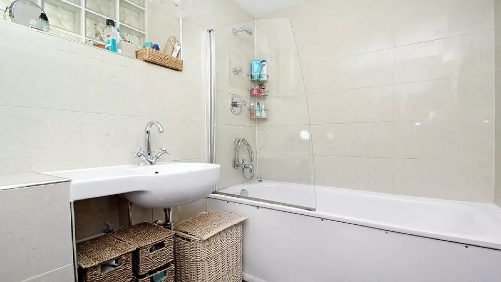 Flat Atherstone Court in City of Westminster