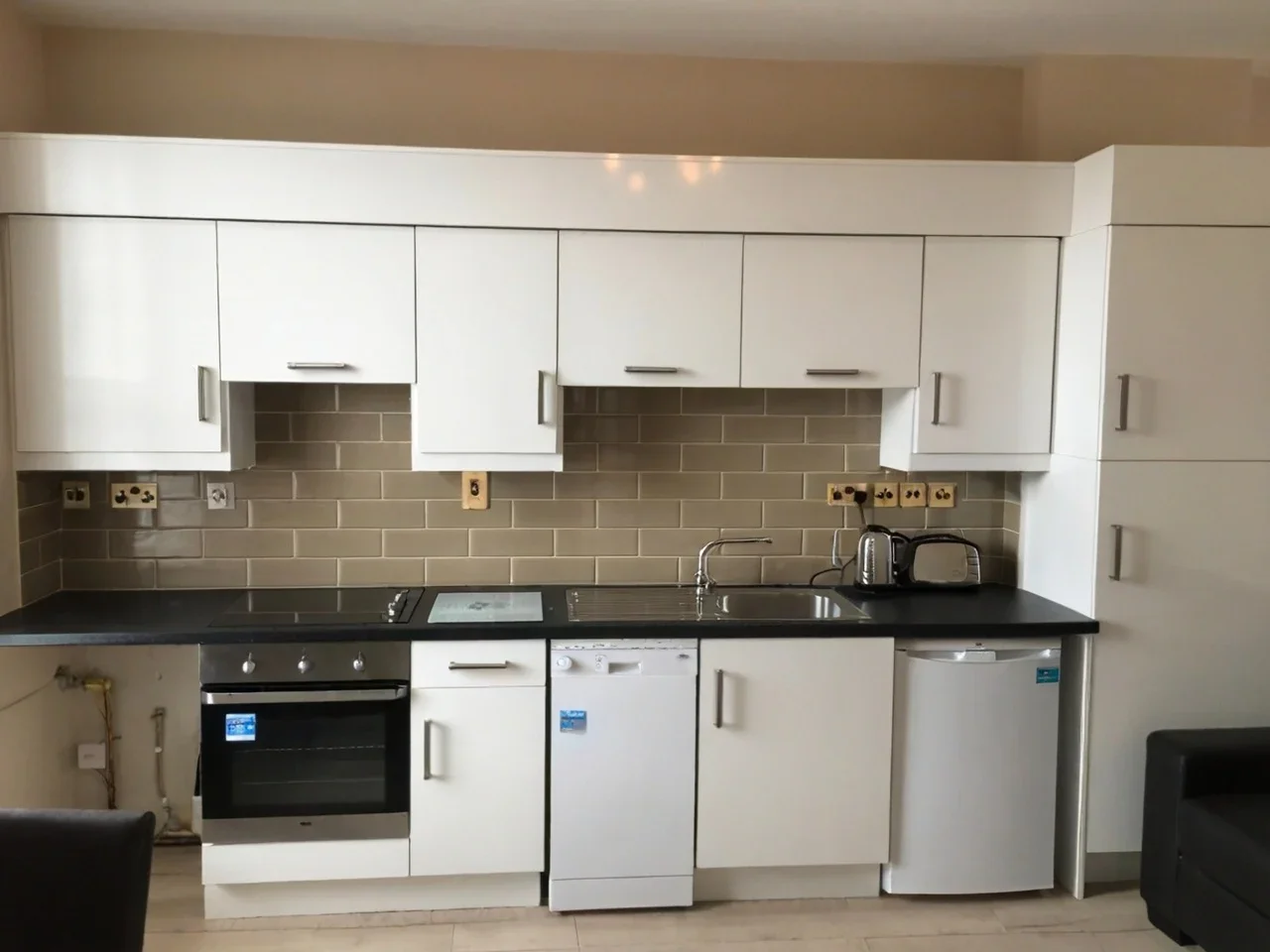 Flat Chertsey Road in Woking