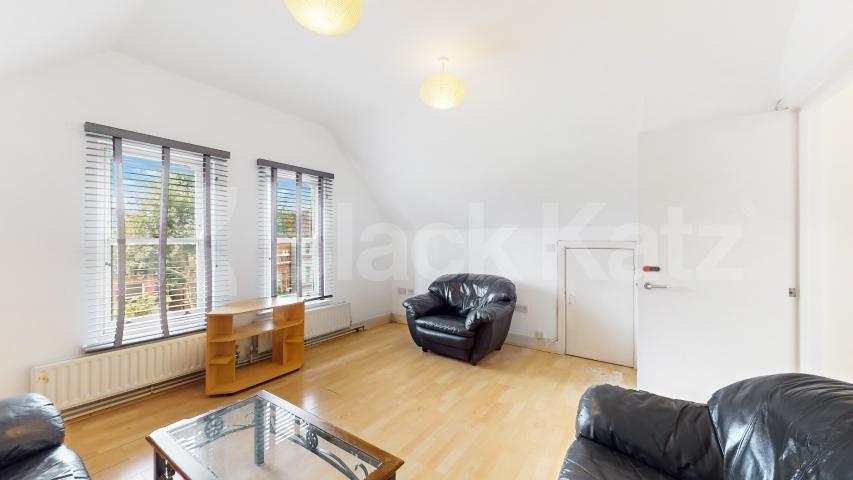 Flat Iverson Road in Greater London