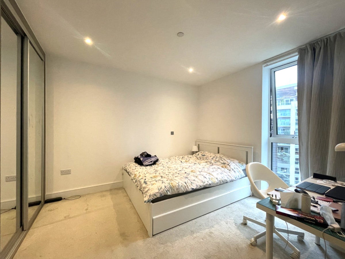 Flat Sussex Gardens in City of Westminster