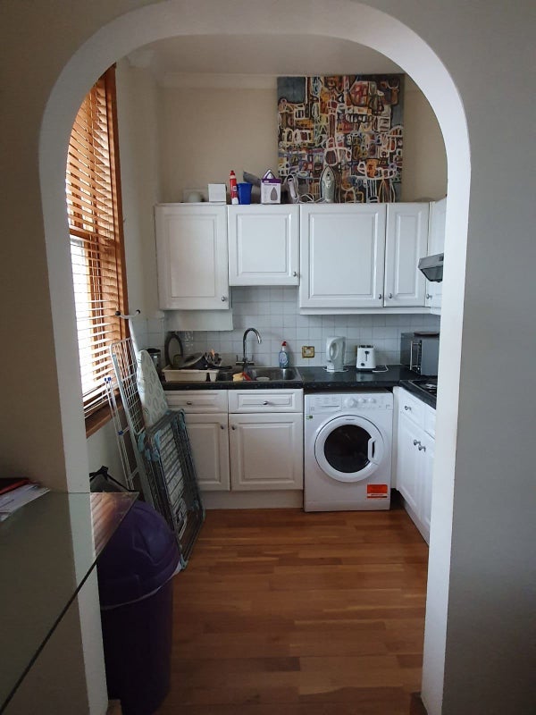 Room Dryden Close in Greater London