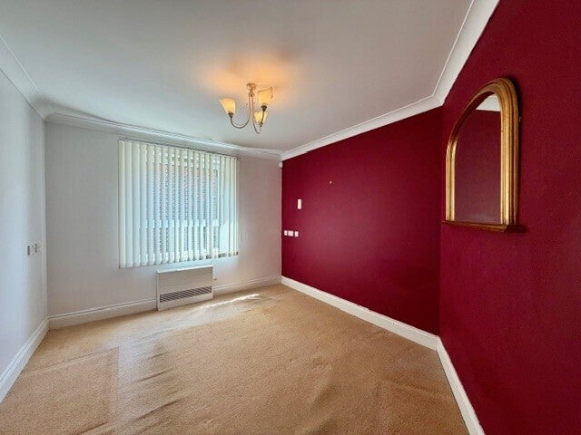 Flat Rollesbrook Gardens in Southampton