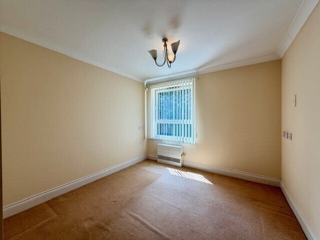 Flat Rollesbrook Gardens in Southampton