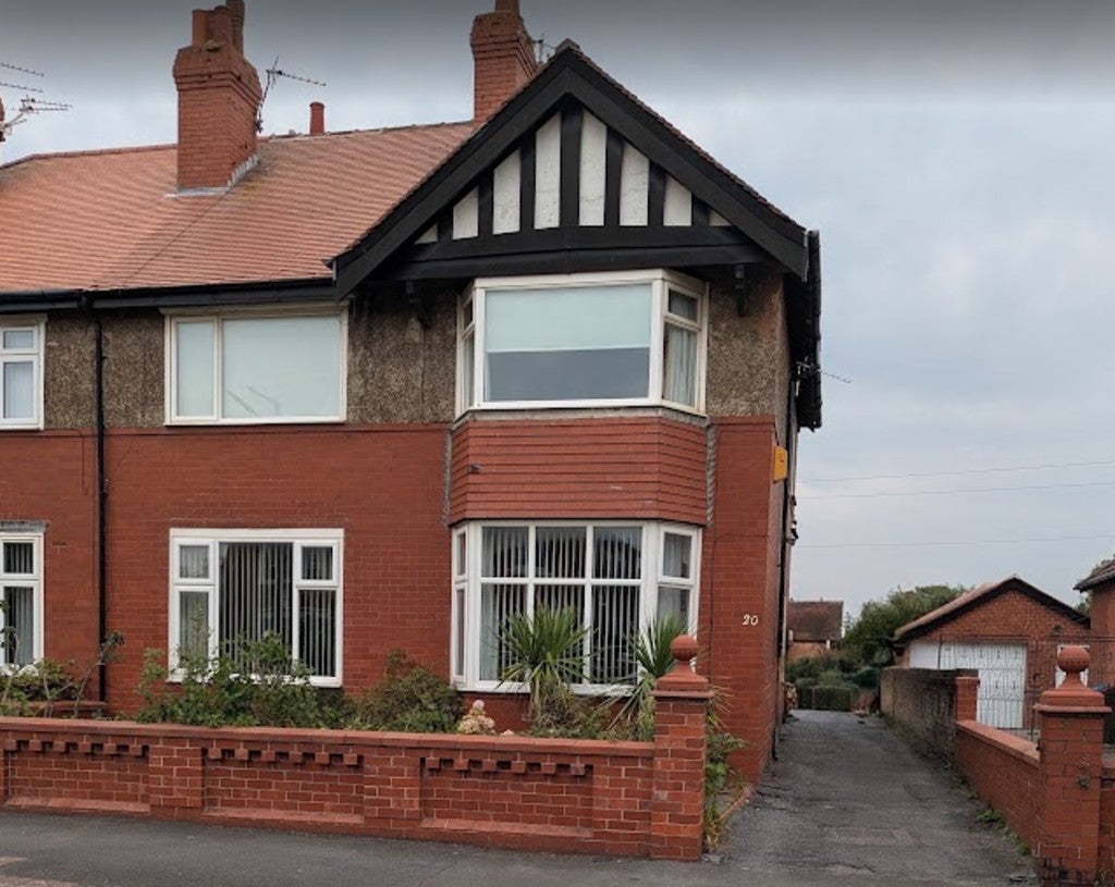 Flat Sandhurst Avenue in Borough of Fylde