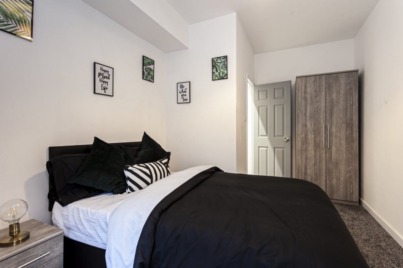 Room Barnsley Road in Wombwell