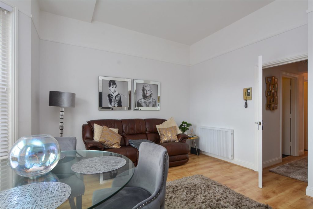 Flat Wimborne Road in Bournemouth