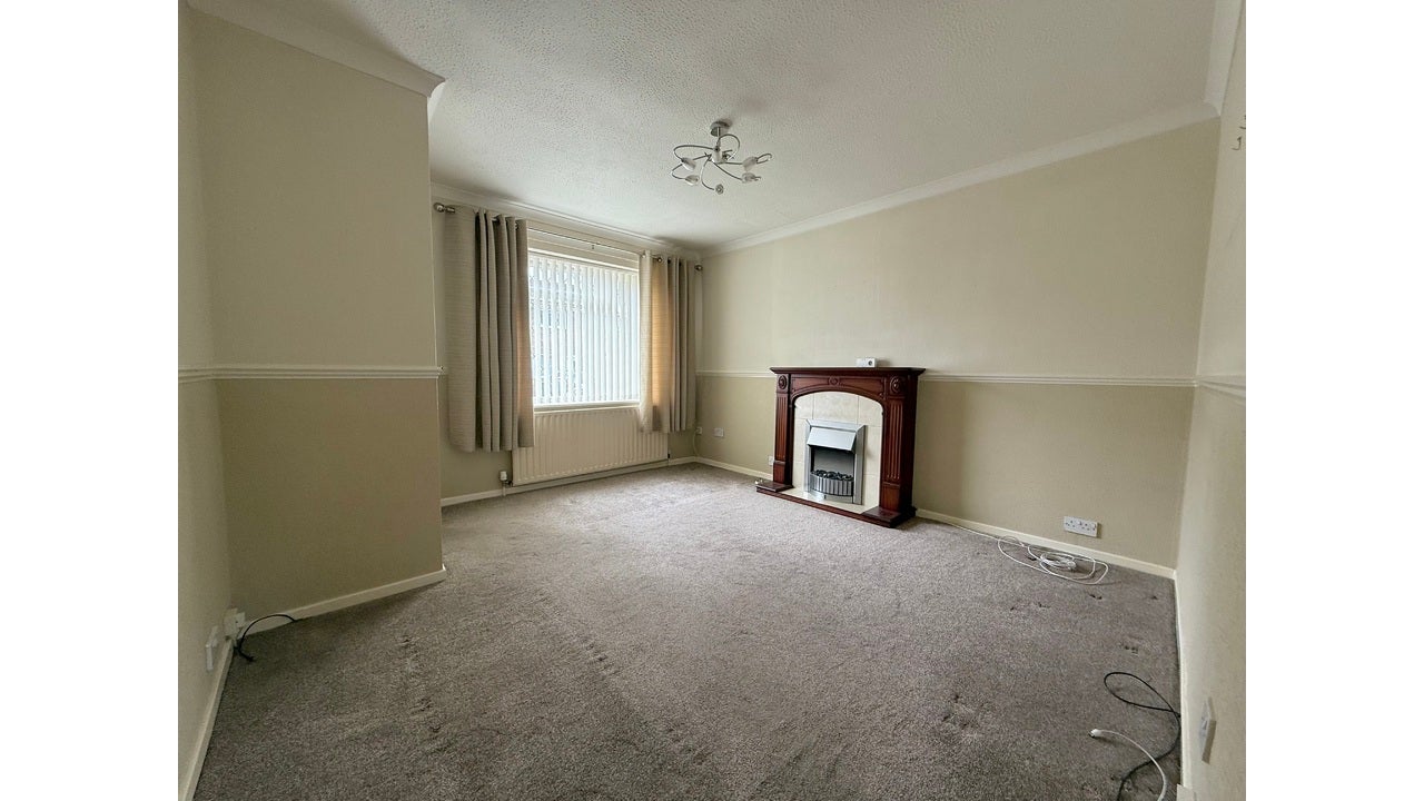 House Hillside Close in Wakefield