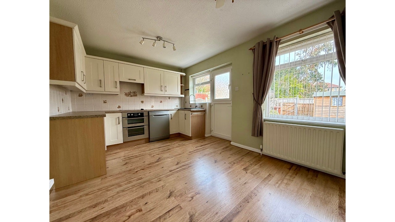 House Hillside Close in Wakefield