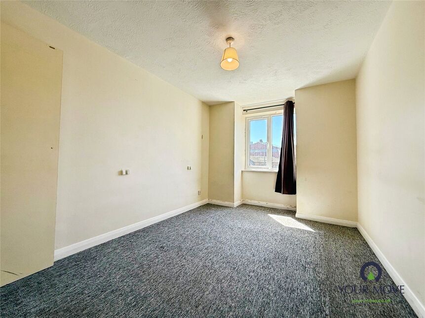 Flat Sandcliff Road in Greater London