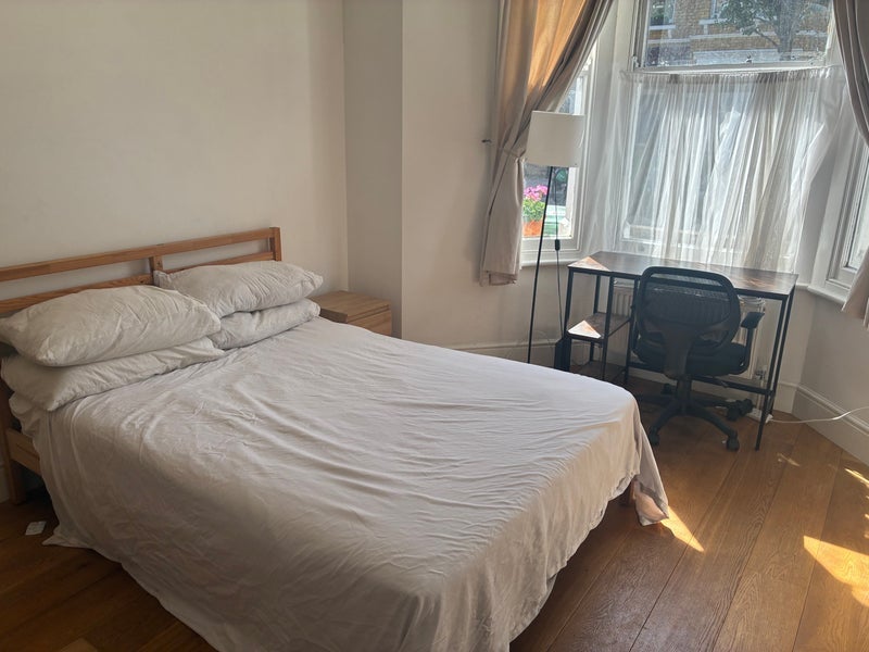 Room Brook Drive in Greater London