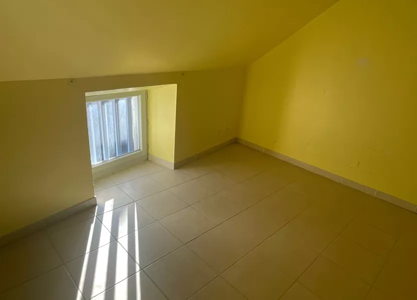 Maison D 33 à Donzy