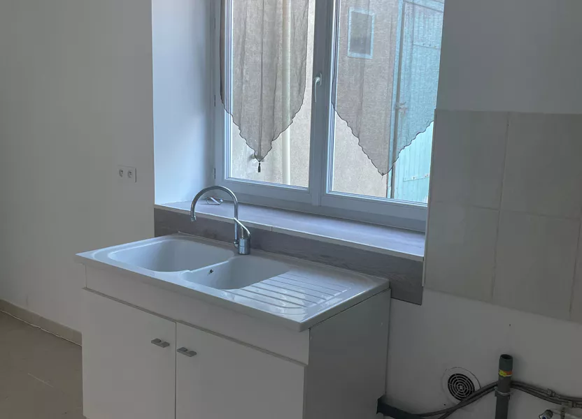 Maison D 33 à Donzy