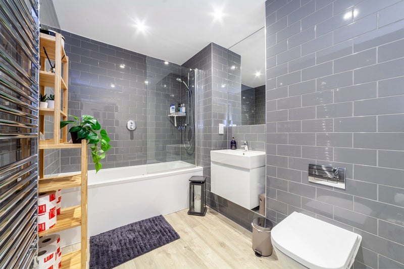 Room Hatcham Street in Greater London