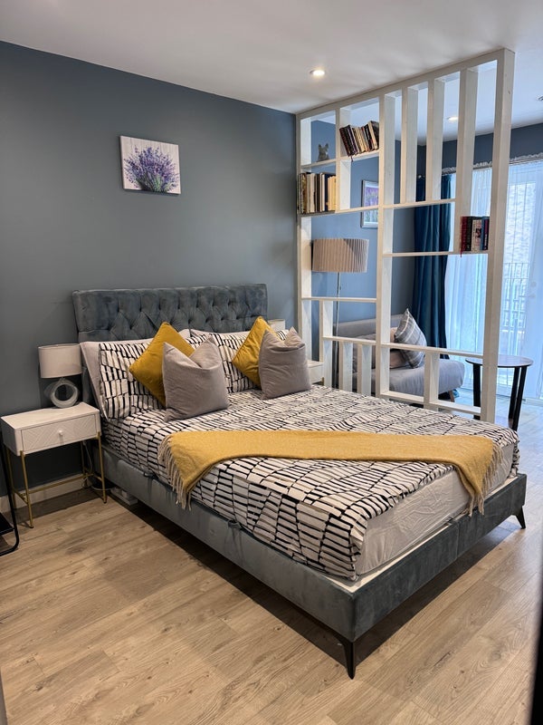 Room Hatcham Street in Greater London