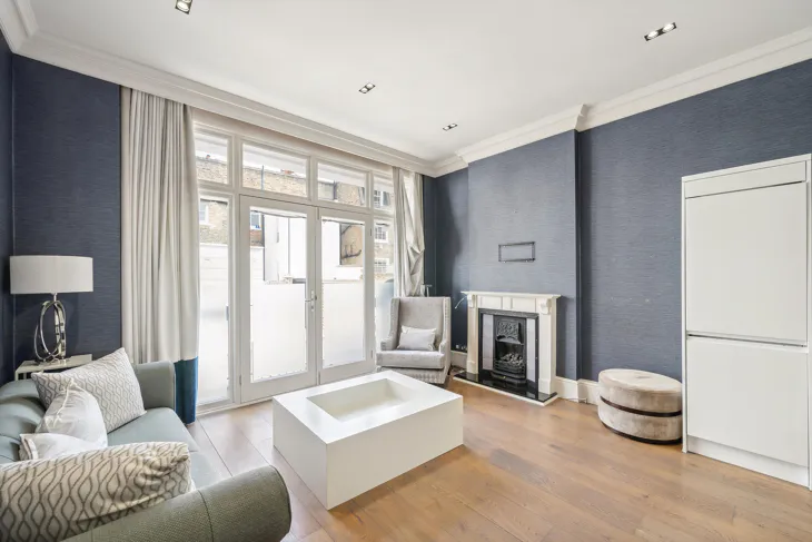 Flat Draycott Place in Greater London