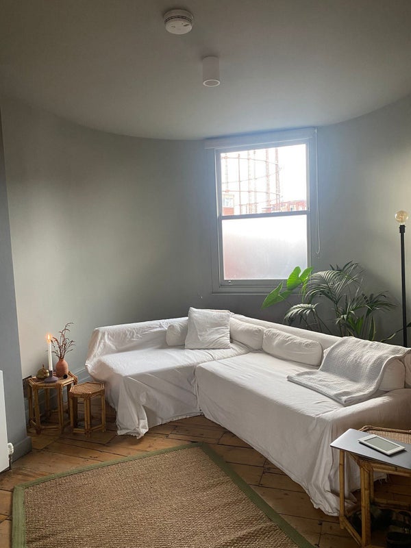 Flat Hackney Road in Greater London