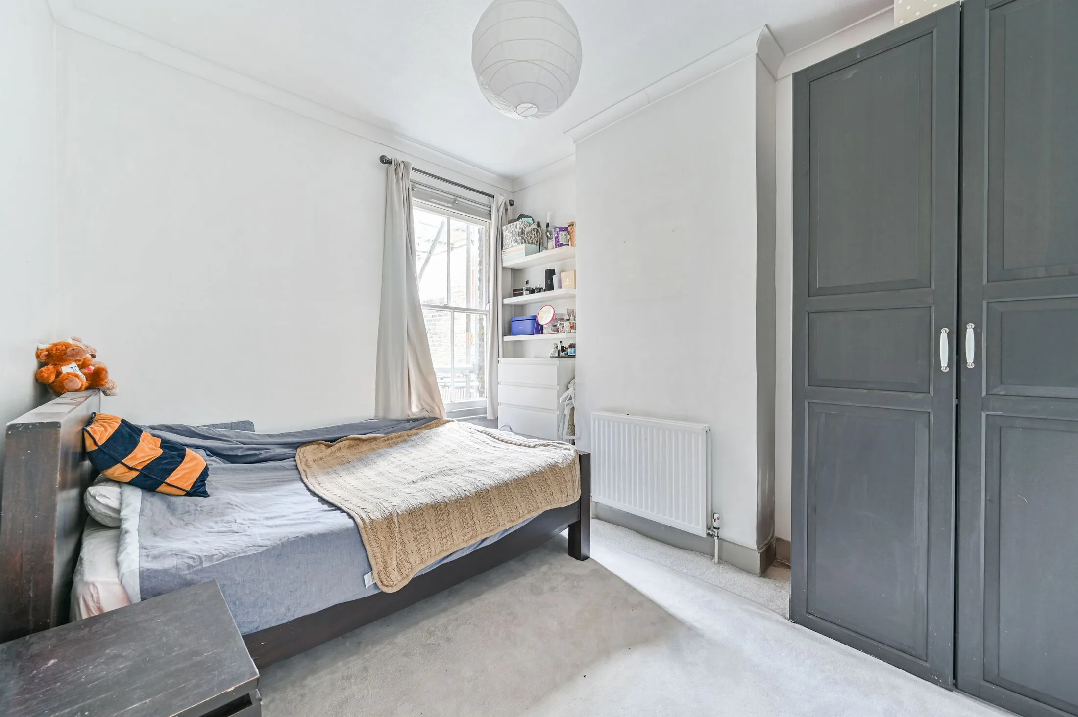 Flat Dunstan's Road in Greater London