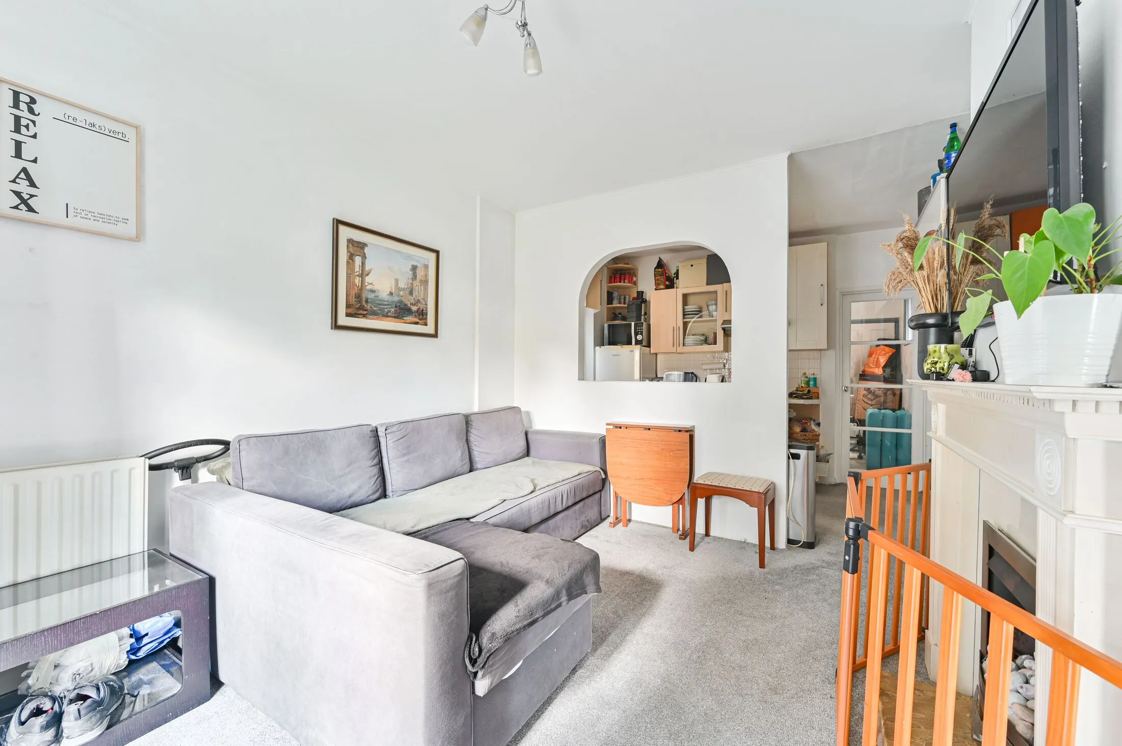 Flat Dunstan's Road in Greater London