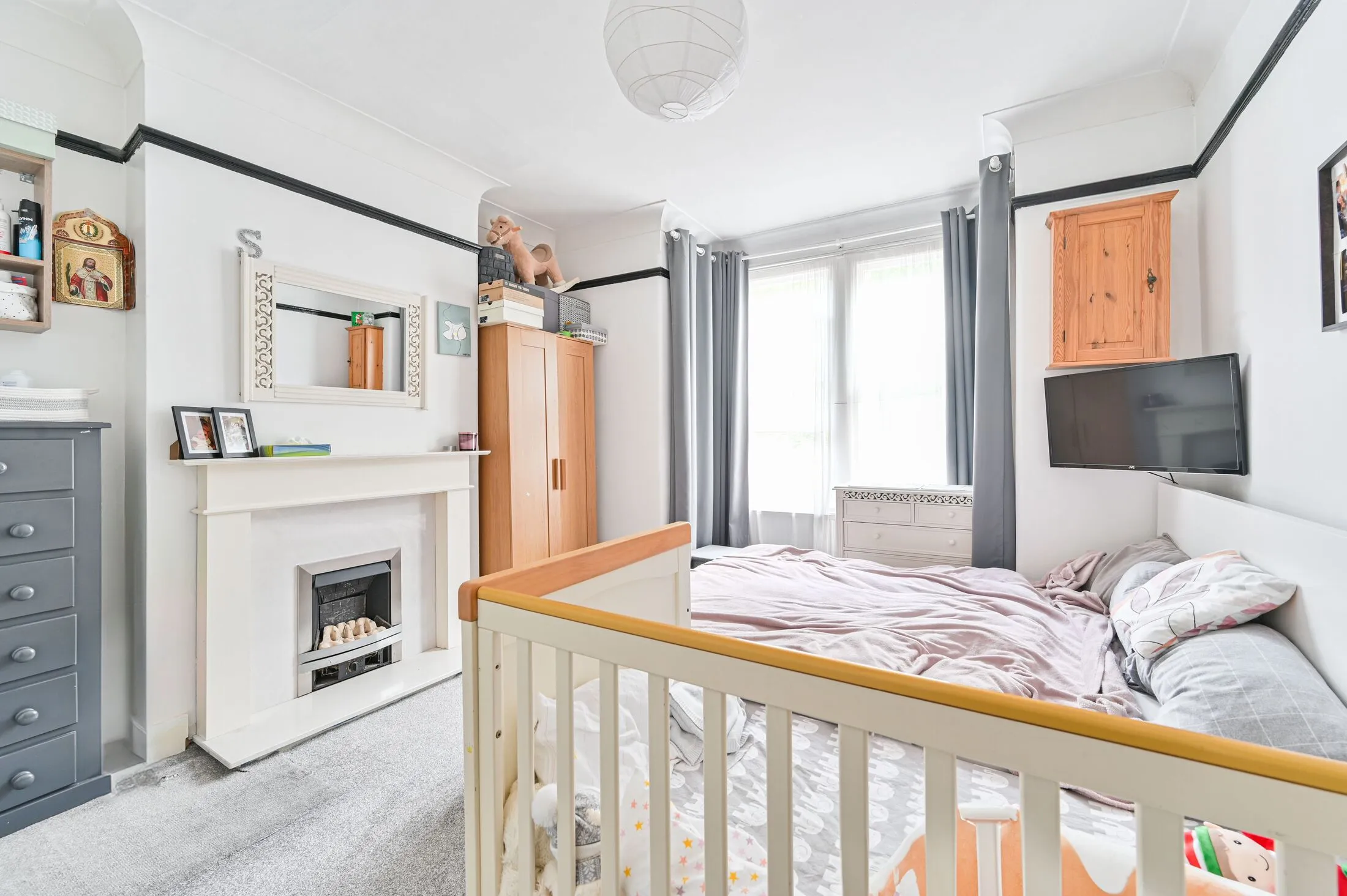 Flat Dunstan's Road in Greater London