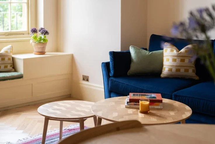 Flat Lansdowne Road in Greater London