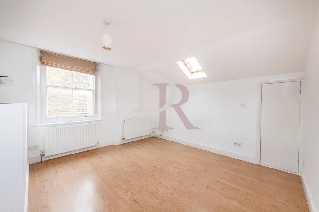 Flat Eaton Rise in Greater London