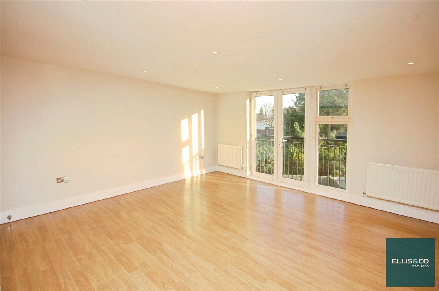 Flat The Grove in Greater London