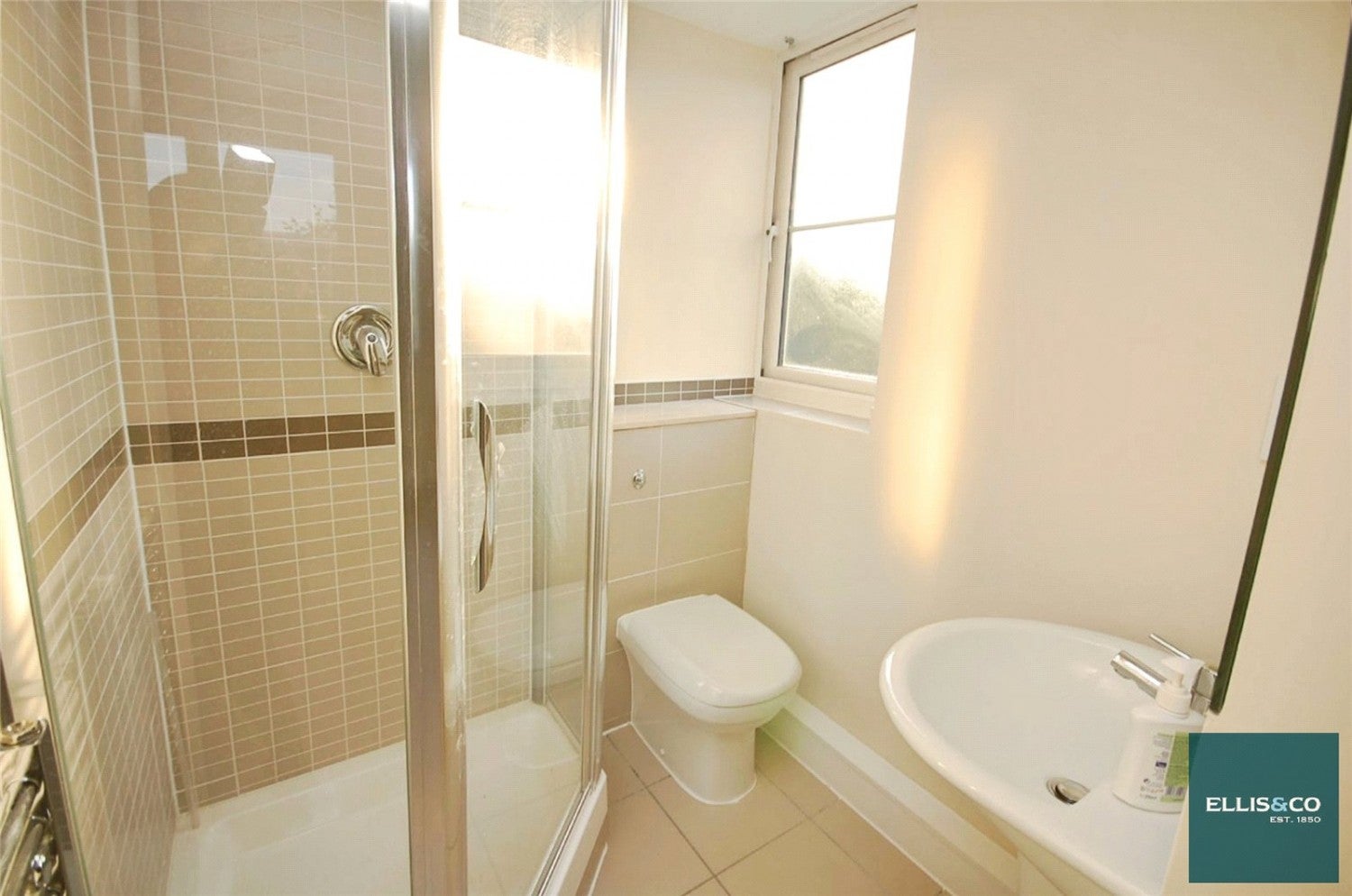 Flat The Grove in Greater London