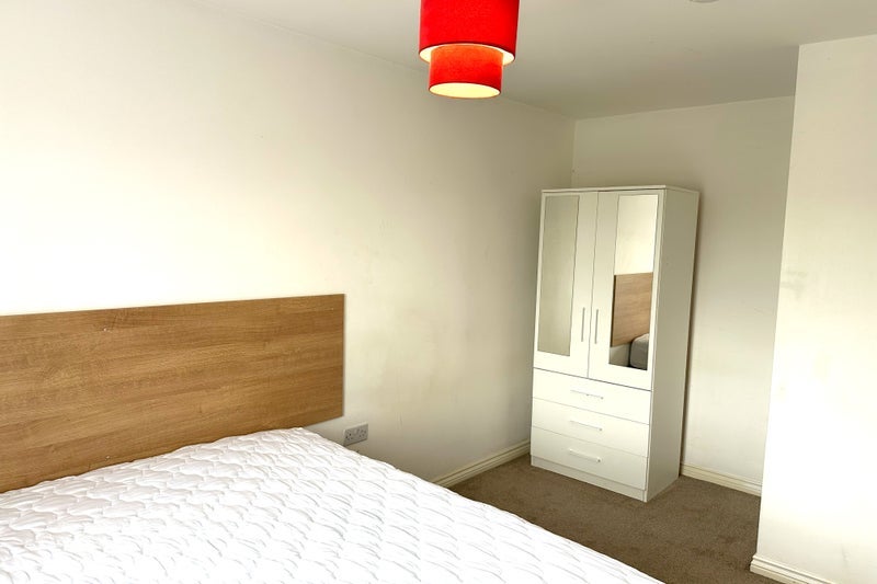 Room Brand Road in Rugby
