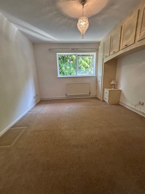 Flat Grandfield Avenue in Watford