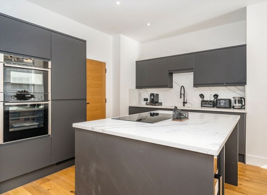 Flat Fulham Road in Greater London