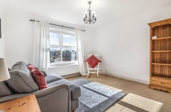 Flat Mina Road in Greater London