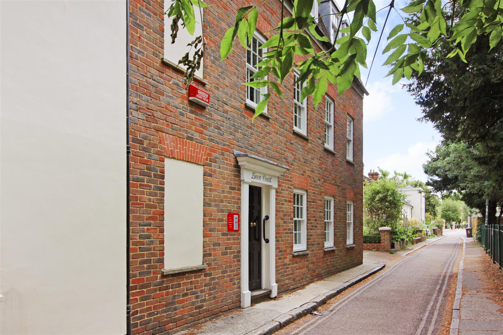 Flat St. Mary's Street in Canterbury