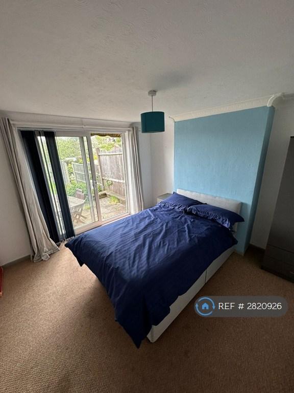 Room Lechlade Road in Birmingham