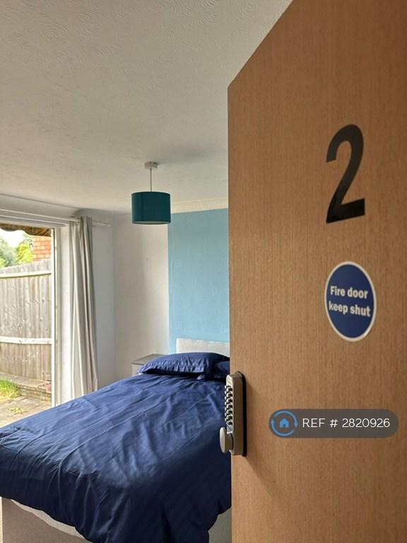 Room Lechlade Road in Birmingham