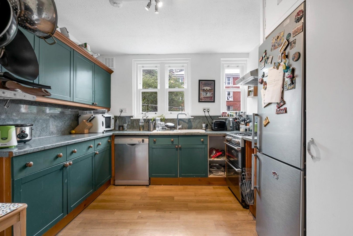 Flat Kelvin Road in Greater London