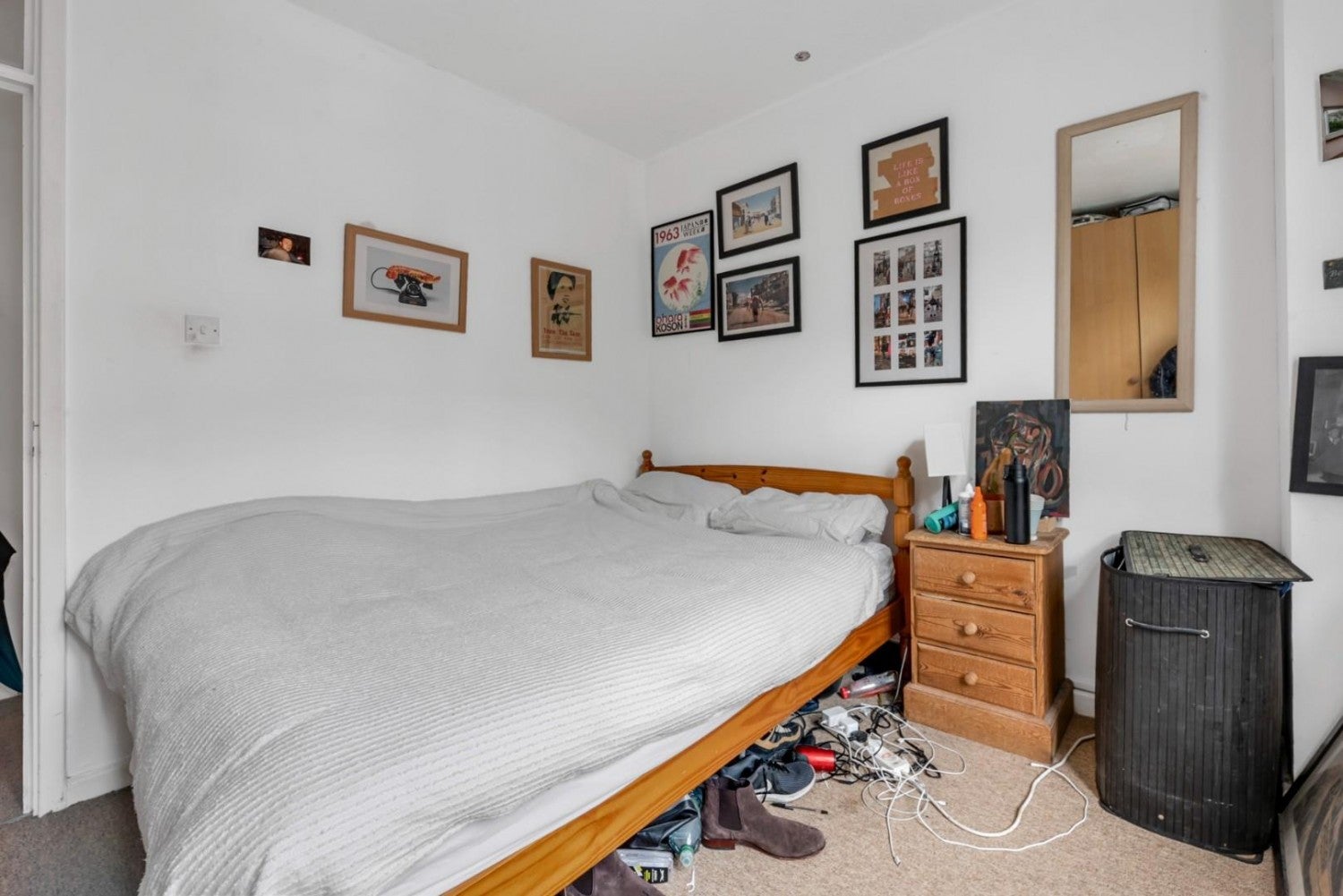 Flat Kelvin Road in Greater London