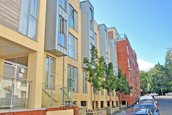 Flat Armidale Avenue in Bristol